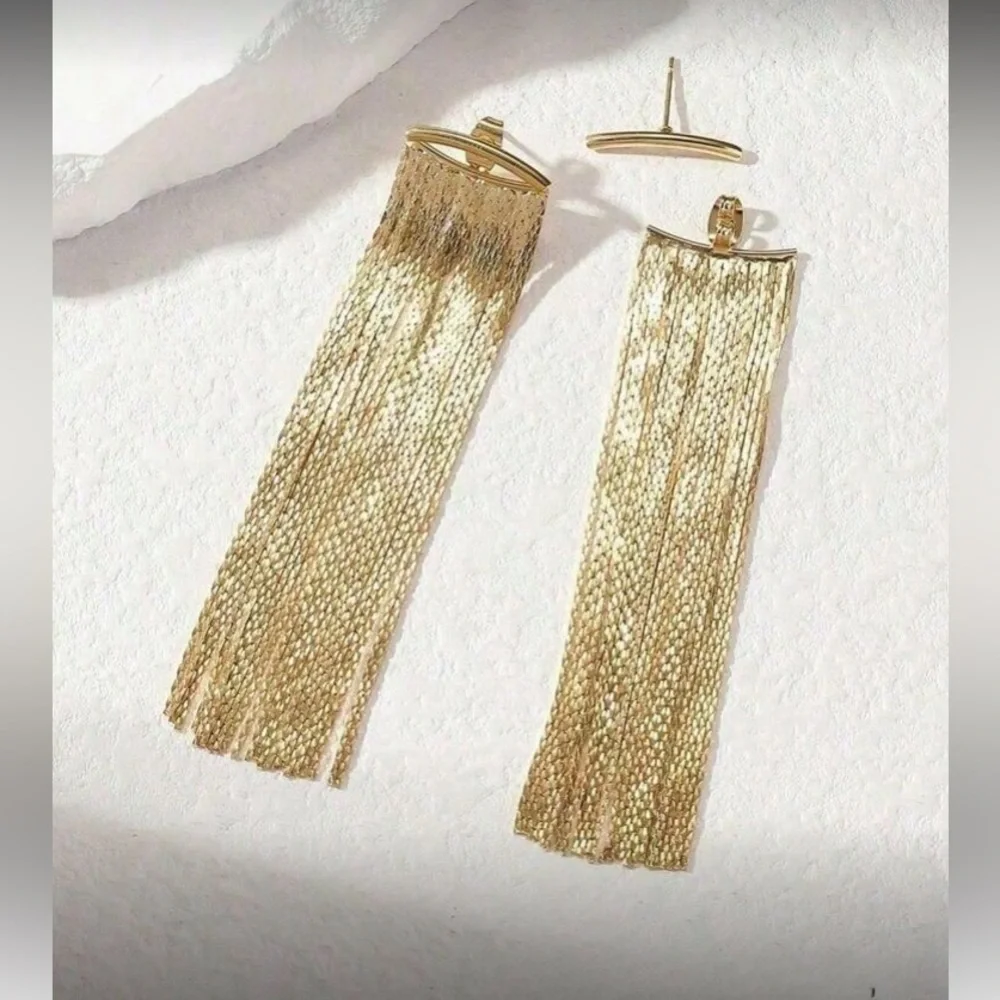 Elegant Gold Tassel Earrings - Picture 6 of 6